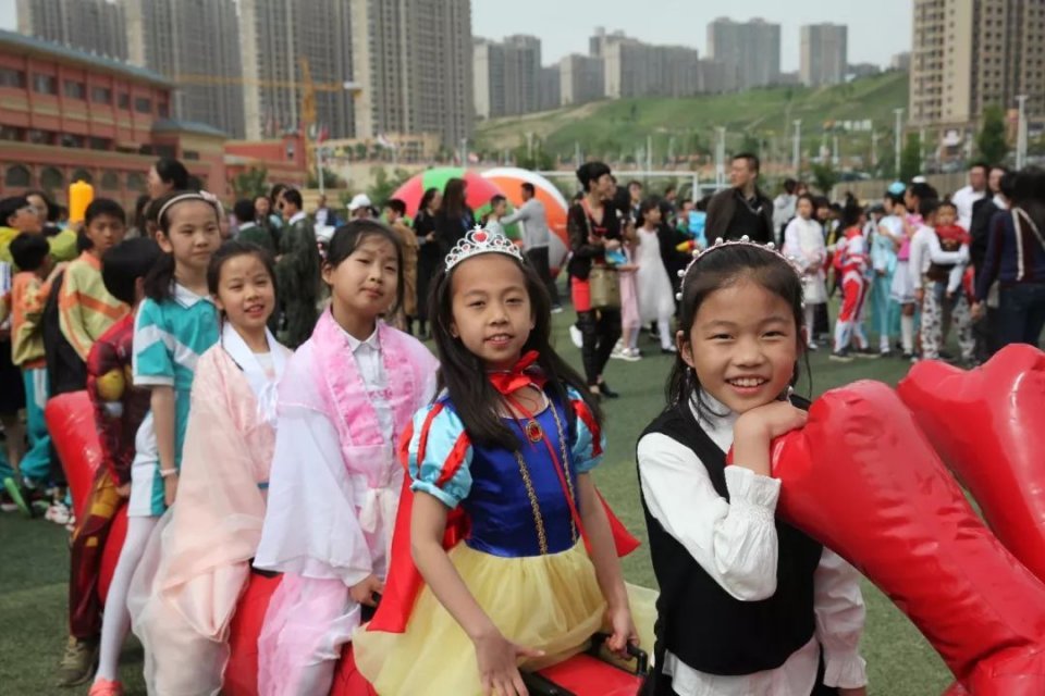 与你童乐优惠团购,兰州碧桂园学校国庆演出