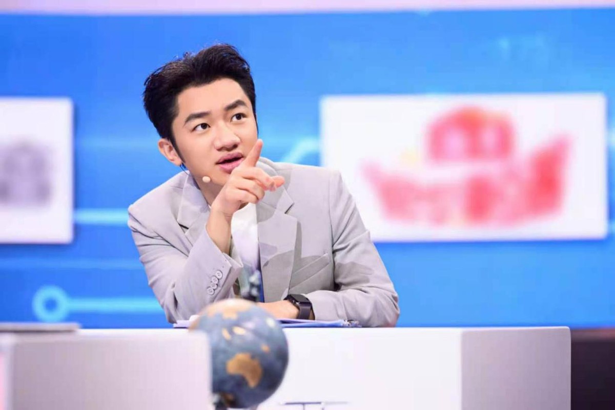 费尽心思追到的高颜值女友,王祖蓝是怎么出名的