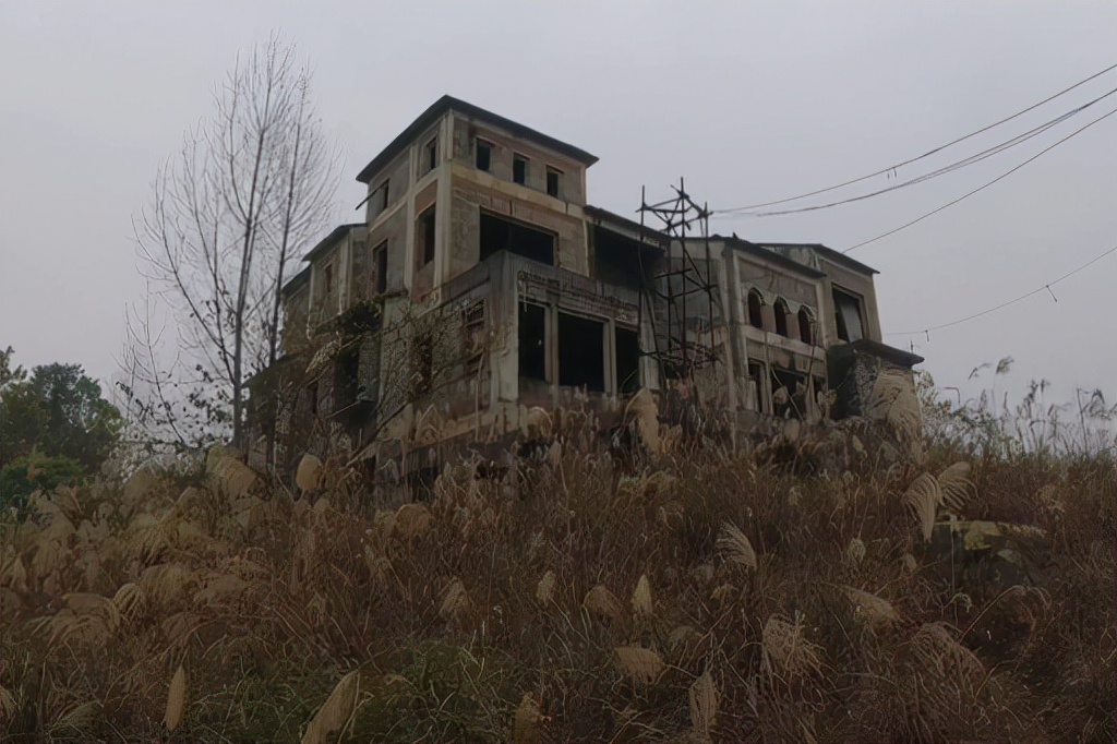 重庆烂尾楼42楼真实照片,重庆烂尾楼鬼城之谜