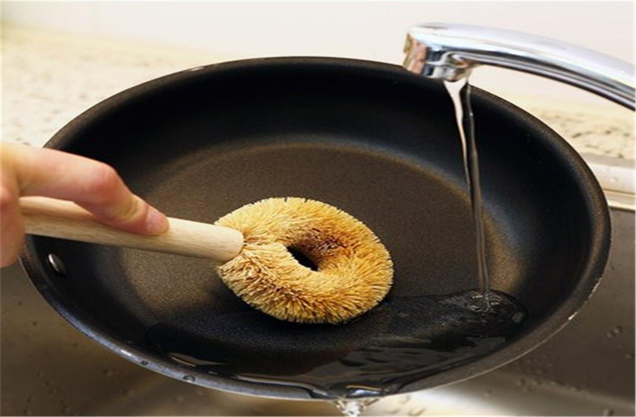 买回来的新锅怎么办,买回来的新锅要擦油吗