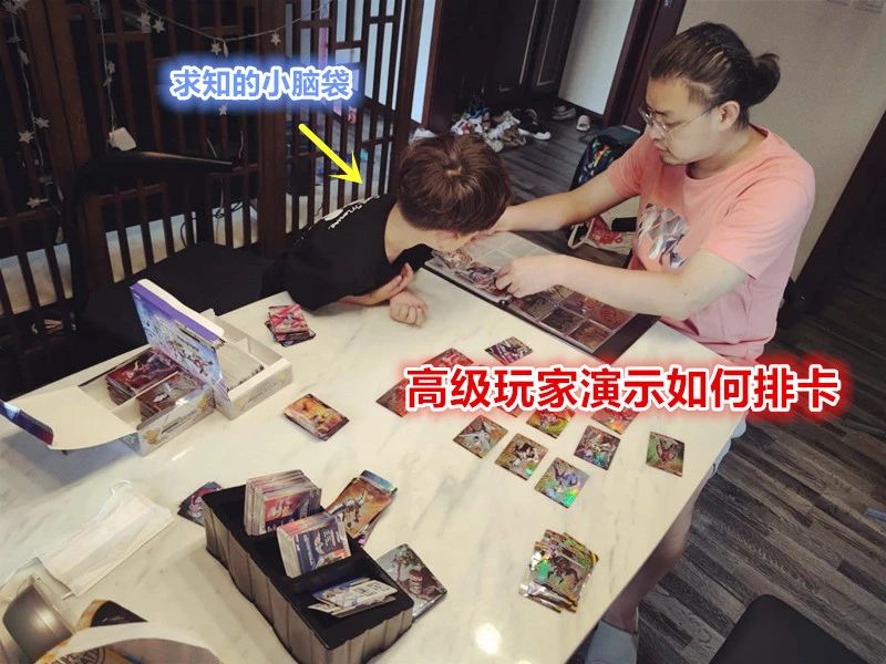 奥特曼卡片是雷霆还是黑钻版,奥特曼卡片到底要不要买呢