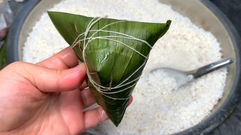 粽子最简单做法,手把手教两种粽子的做法