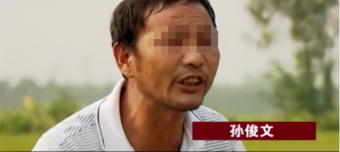 屋外连续两个月射来*珠钢**一家人全副武装“罪魁祸首”让人惊讶