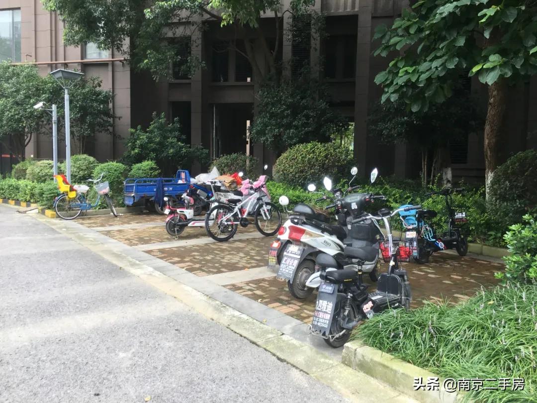 不涨反跌的房子,房价不跌反大涨为何