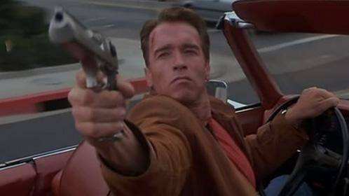 4把强力*伤杀**的枪，能撕碎犀牛的*鹰沙**排最后，第一到底有多恐怖？