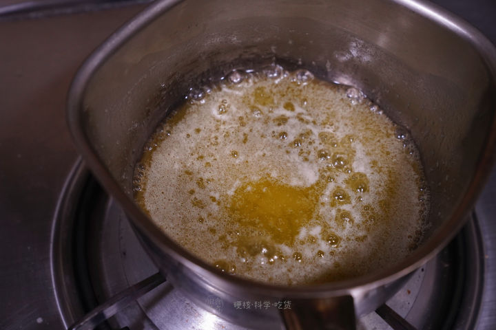 煎牛排时黄油炸到身上怎么办,煎牛排香料总是一煎就糊