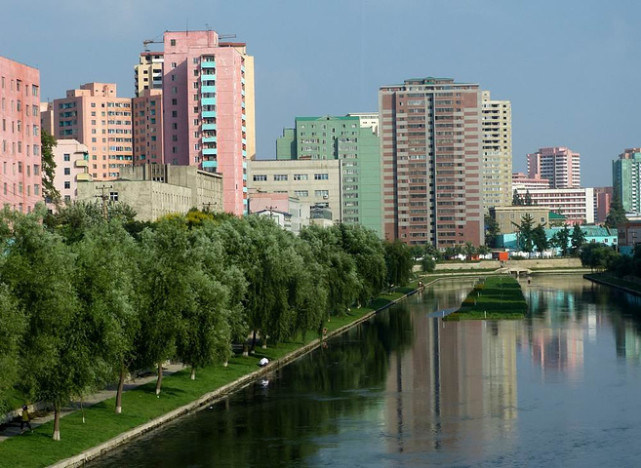 走进朝鲜最发达的城市,朝鲜平壤算几线城市