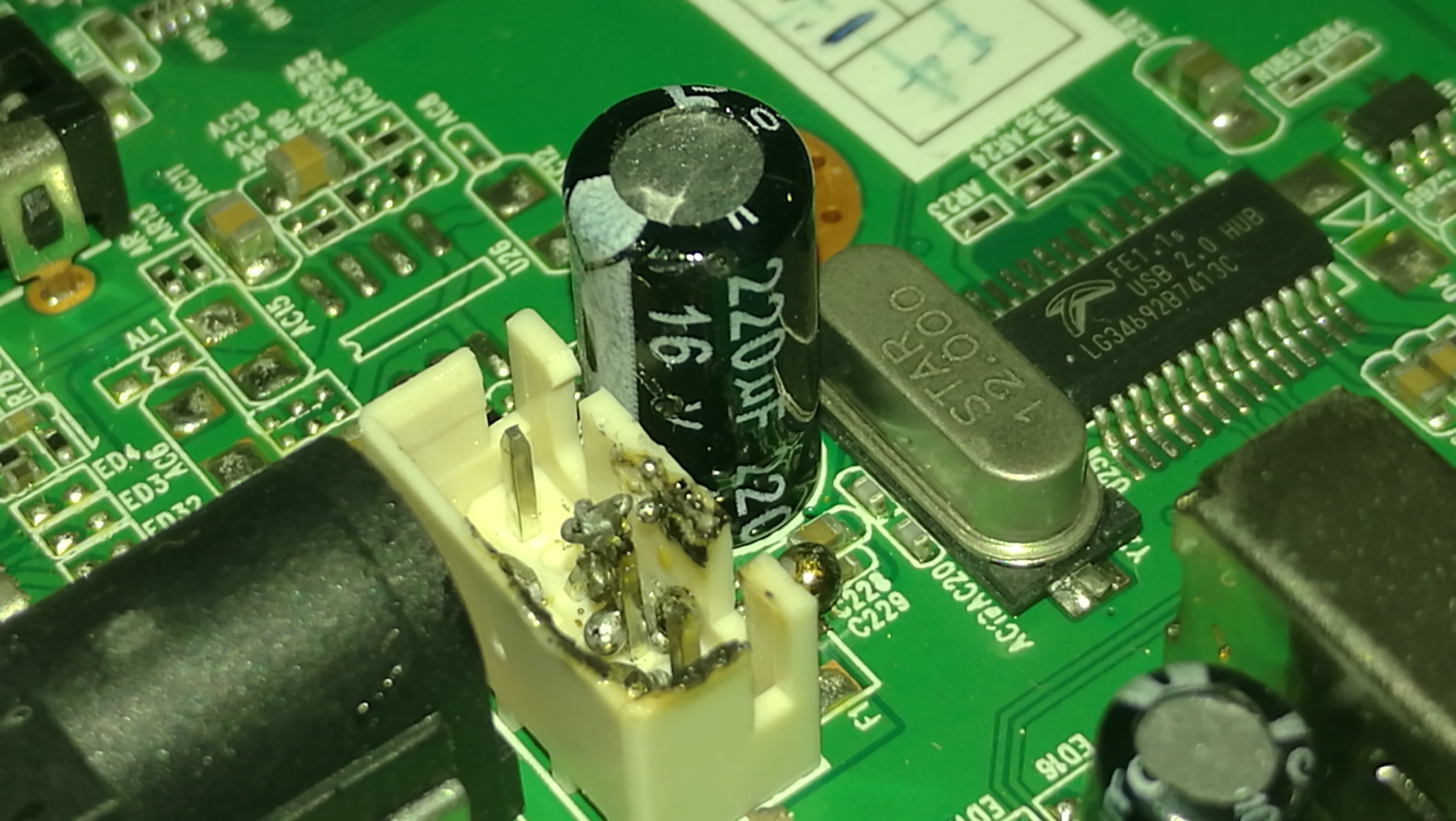 F4网络电视盒子反复重启WiFi掉线，采薇1元钱傻瓜式修理纪实