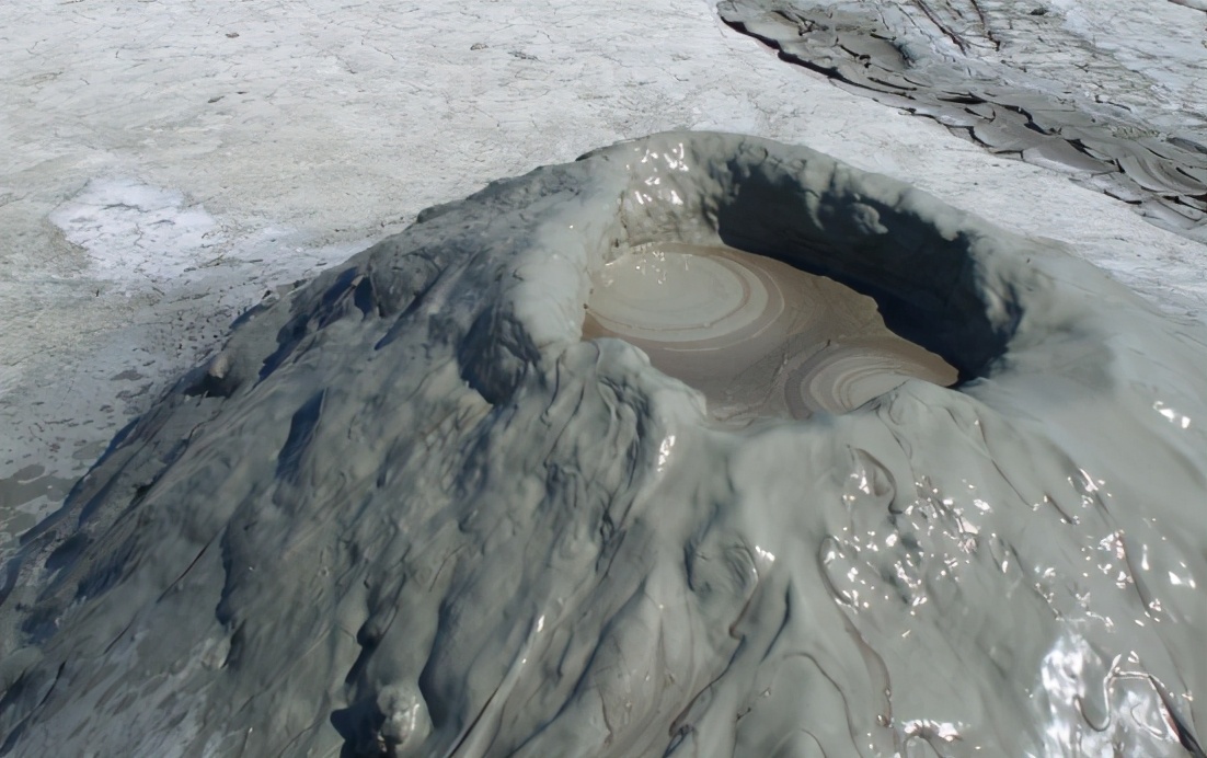 泥火山有多可怕,巨型泥火山