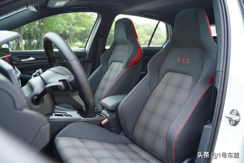 试驾高尔夫gti2021,高尔夫gti赛道狂飙