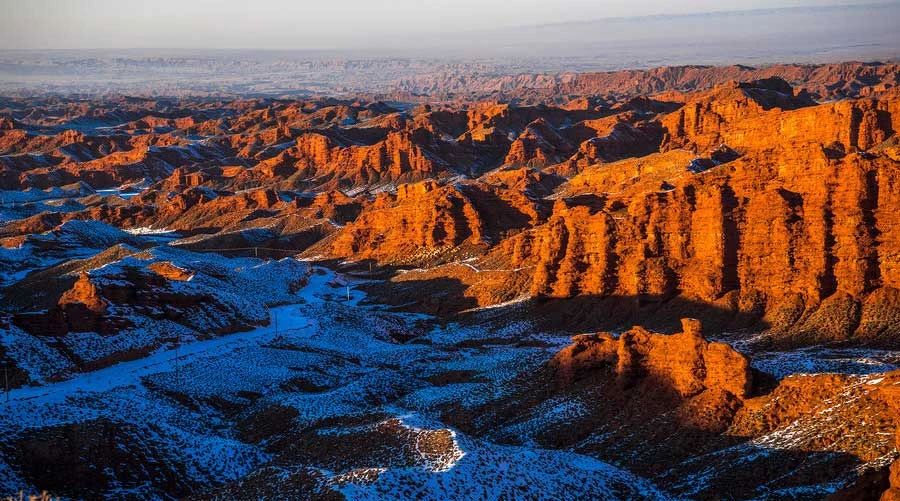 冬季的庭院景观,美丽如画的自然景观让人心旷神怡