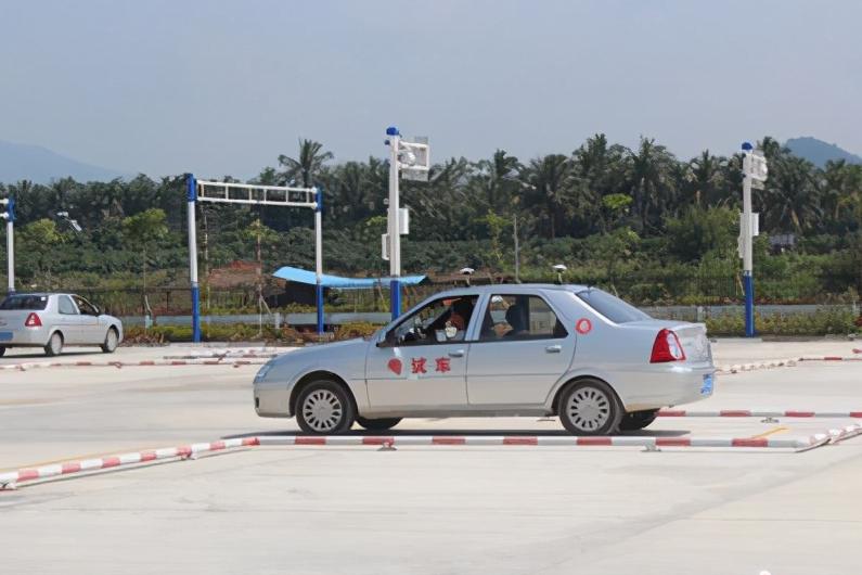 男孩子科目二考了好几次,科目二考试一科不过全部重来吗