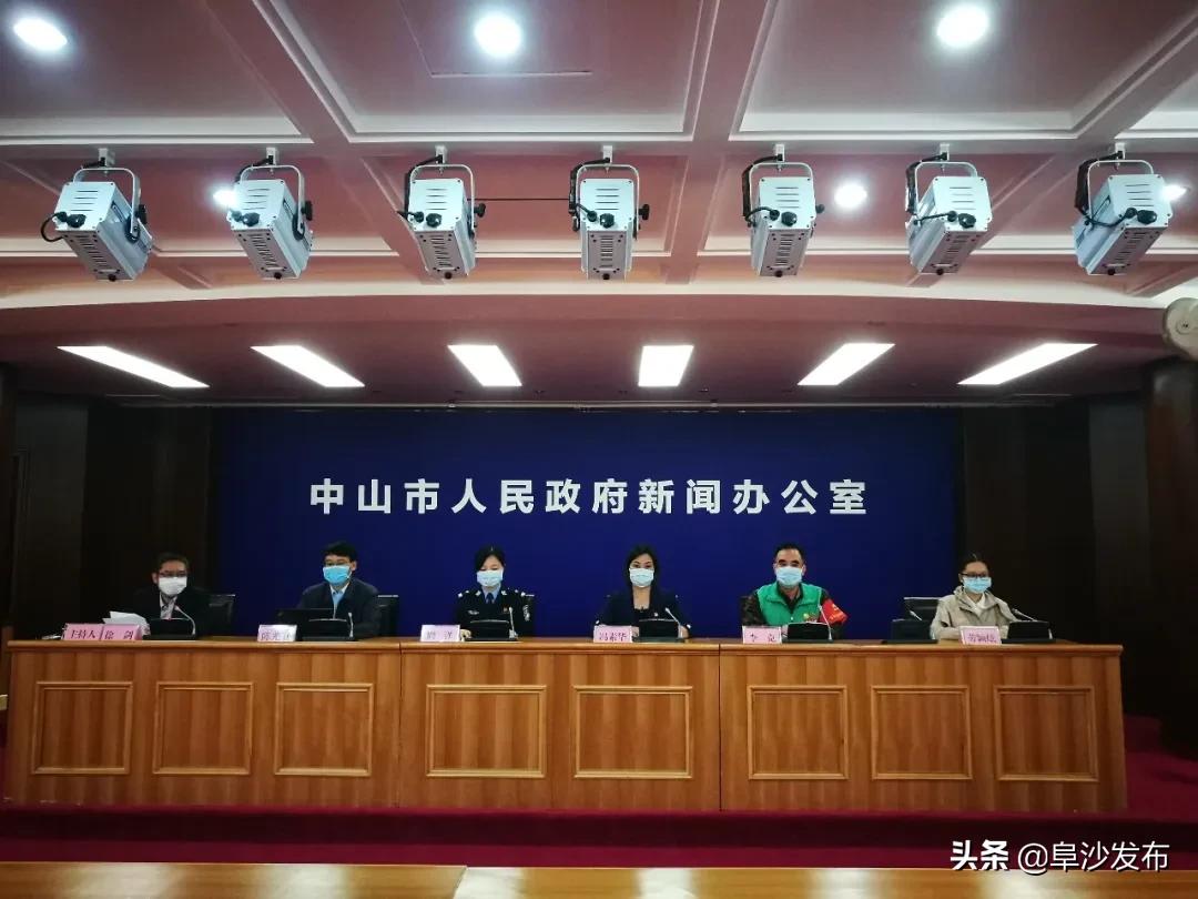 你们义无反顾的背影图片,你们逆行的样子