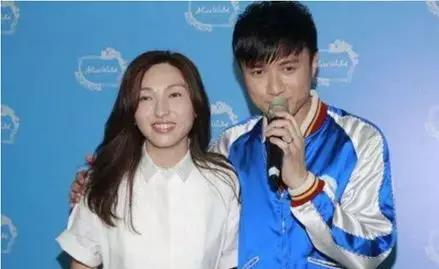 古巨基老婆生孩子了吗,古巨基太太52岁高龄产子的背后