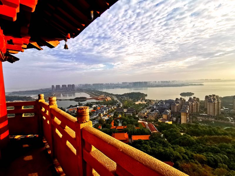 洞庭湖中一寺院举办“走禅路，忆初心原始禅修活动