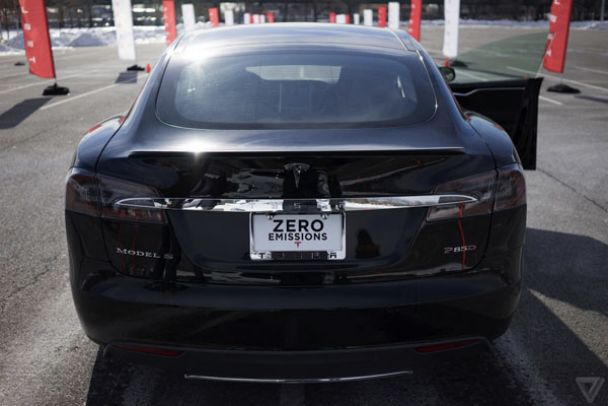 新套路拯救电动车?半价提车,电池另租,官方回购二手车好使不?