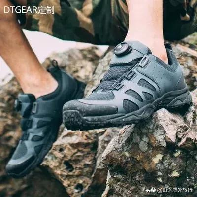 新手徒步穿徒步鞋还是溯溪鞋,户外徒步20公里穿什么鞋