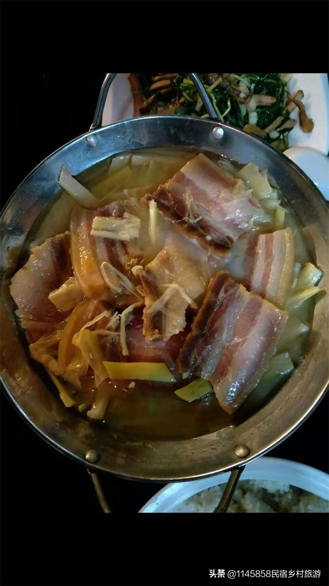 安徽省黟县宏村景区听雨楼客栈,宏村栖梧旅行精选徽派景观民宿