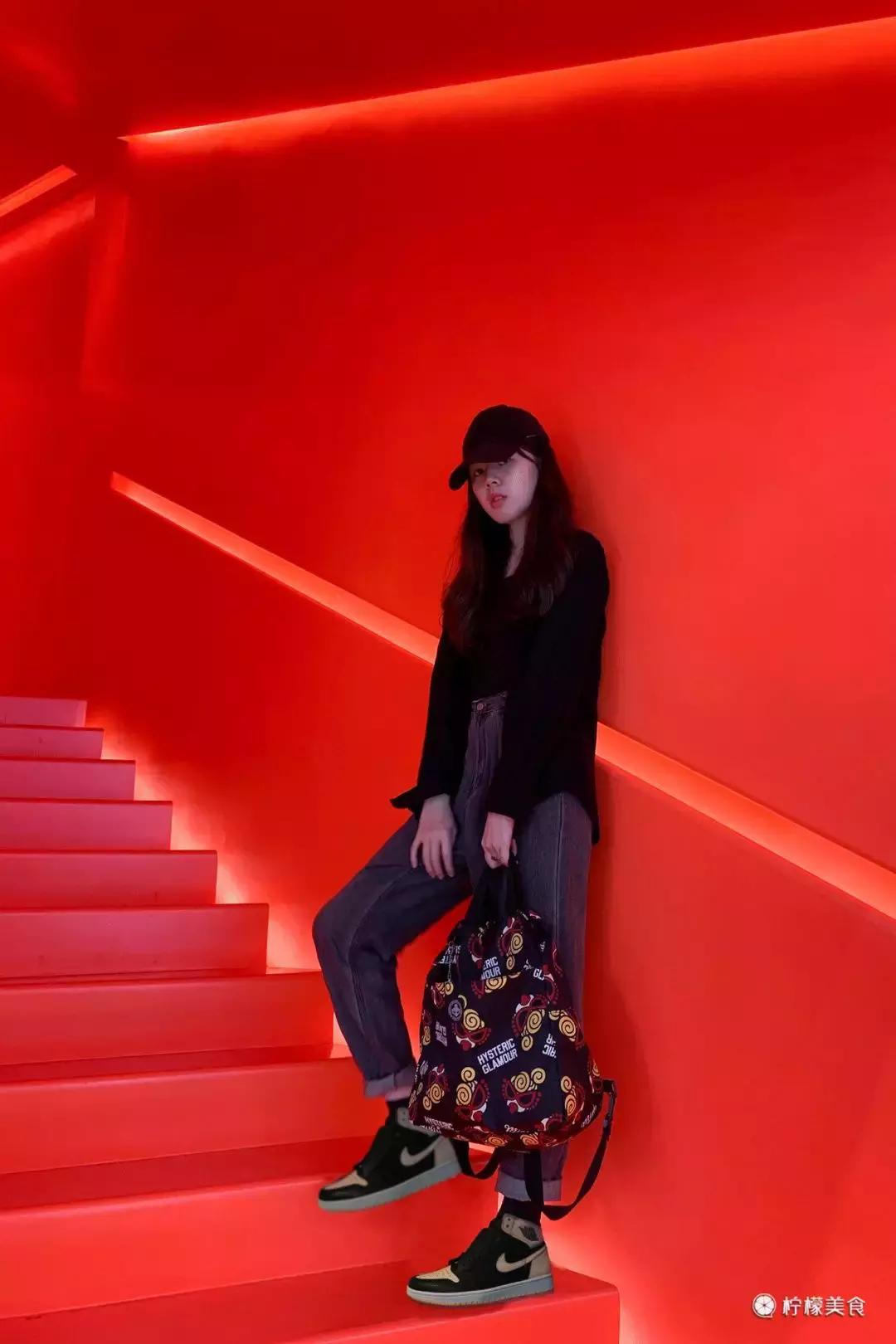 亚洲最大JORDAN旗舰店开业，我冒雨把“黑粉脚趾”买到手了！