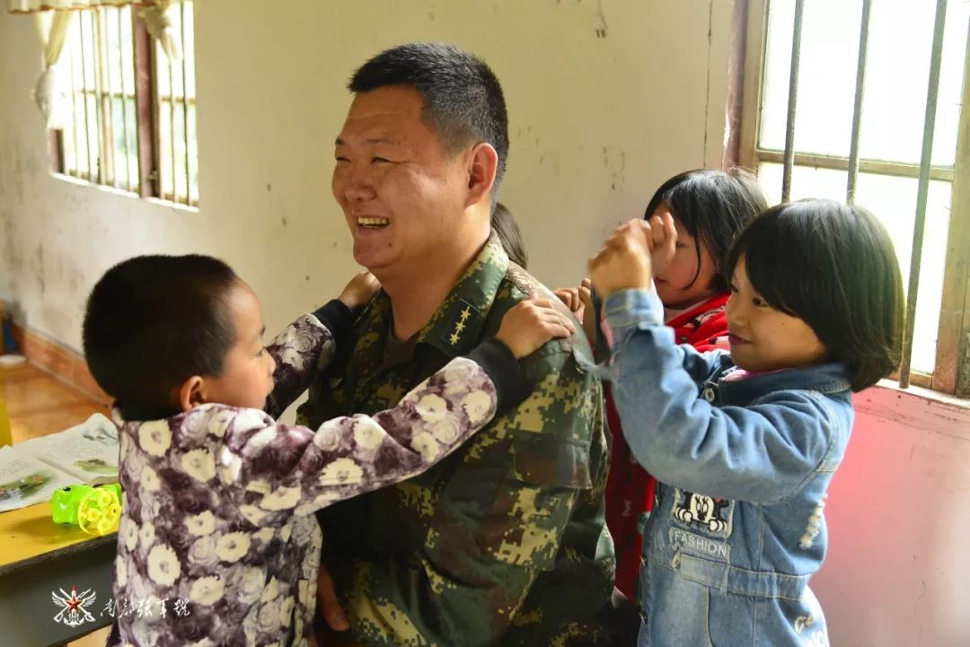 贫困山区学校爱心公益,只有七个学生的乡村学校