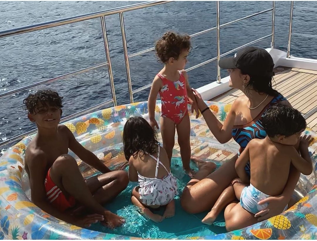 c罗求婚成功,c罗求婚乔治娜视频