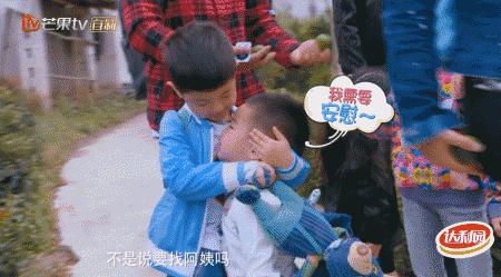 二胎妈妈遭暴打,二胎打架对孩子有什么伤害