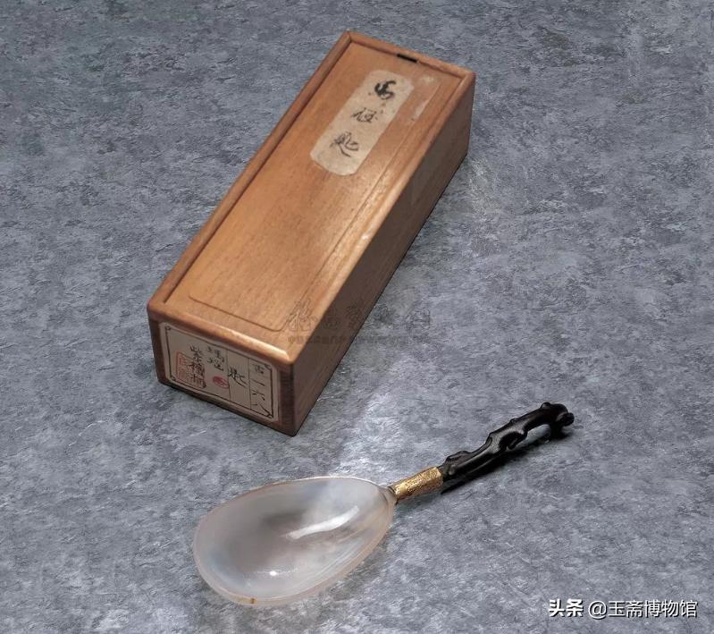 小小的汤勺，可以换一套房，最高拍卖价竟然高达207万