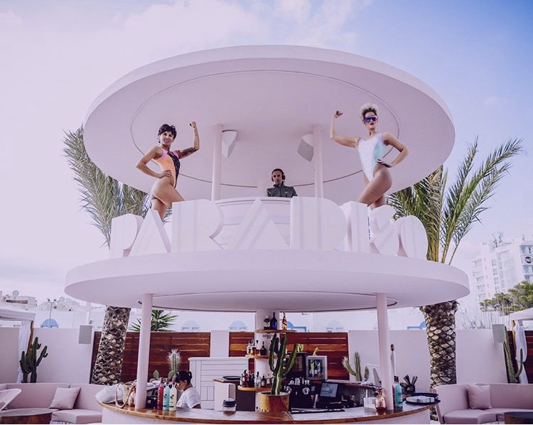 世界唯一8星级宾馆,最梦幻浪漫野奢酒店