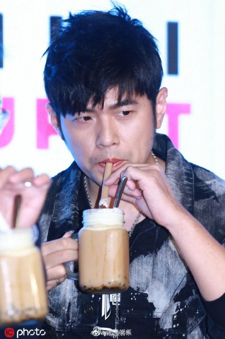 周杰伦真的喜欢喝奶茶吗,周杰伦现在不喝奶茶了吗