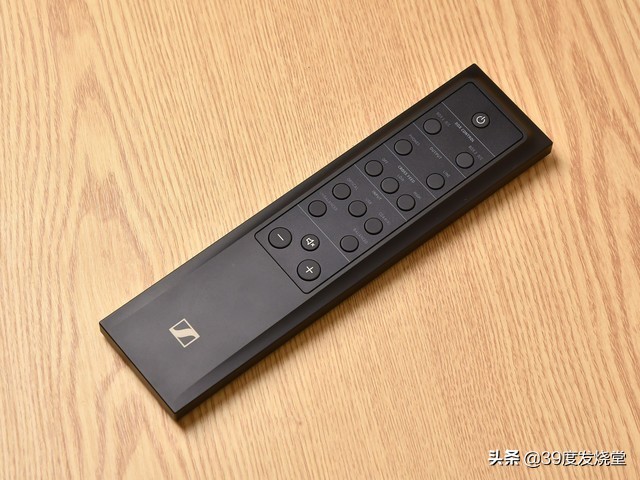 森海塞尔和奥菲斯耳机哪个好,森海塞尔耳机一代和二代外观区别