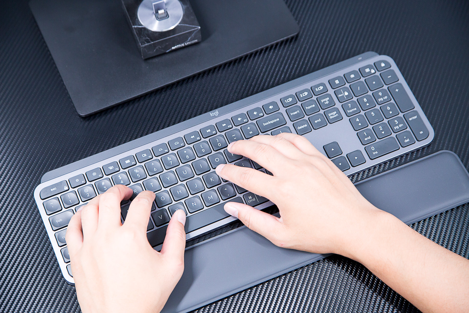 罗技mxkeys键盘使用技巧,罗技mxkeysmac版和普通版区别