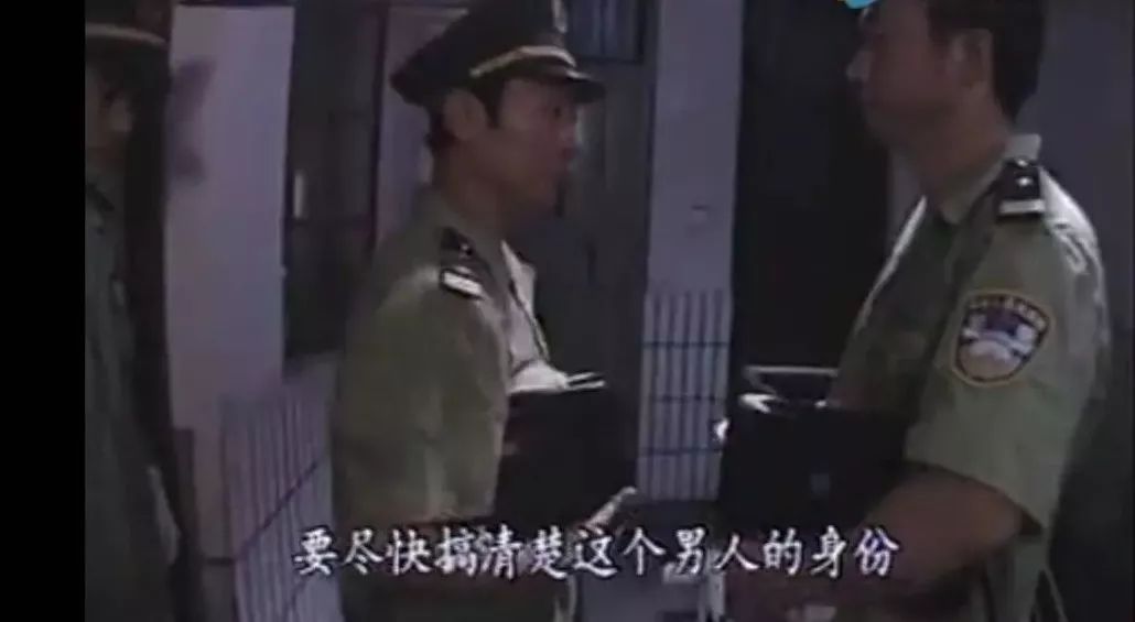 中国男人挎包,男人夹包过时了吗