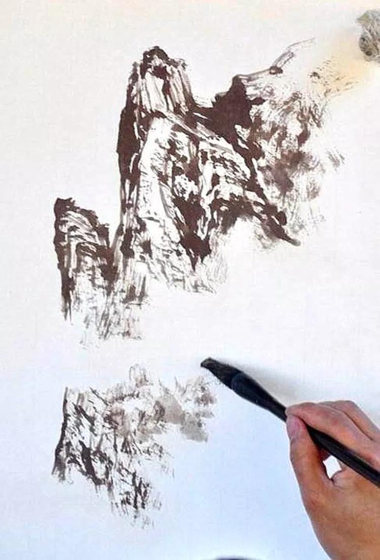 国画山水入门湿染云雾第一遍示范,曾锐教授山水画