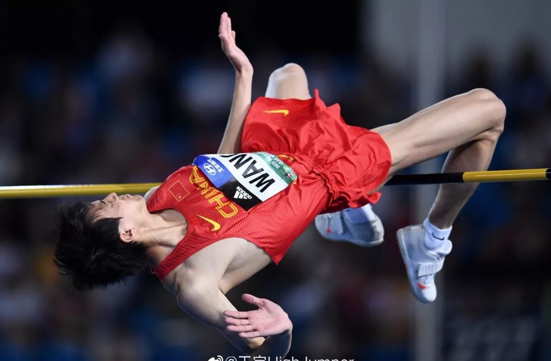 跳高学霸王宇照片,第十八届跳高冠军王宇