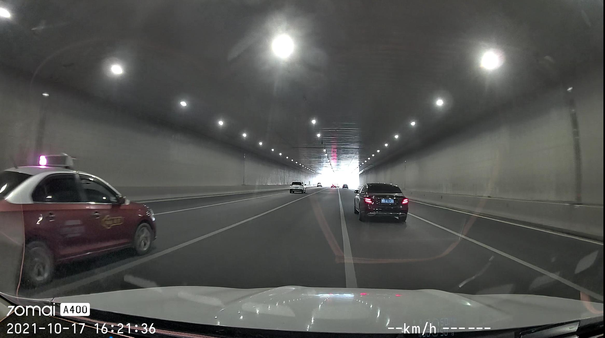 一百多行车记录仪高性价比,行车记录仪900多块钱有必要吗