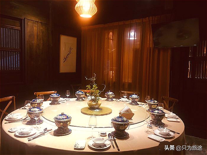 喝白酒的小姐姐古装,穿汉服喝白酒小姐姐