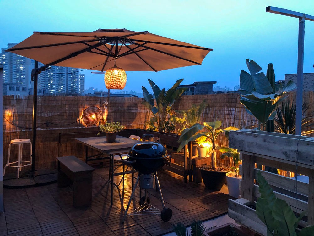 11层顶楼带阁楼露台,顶层带阁楼露台和底层带院子