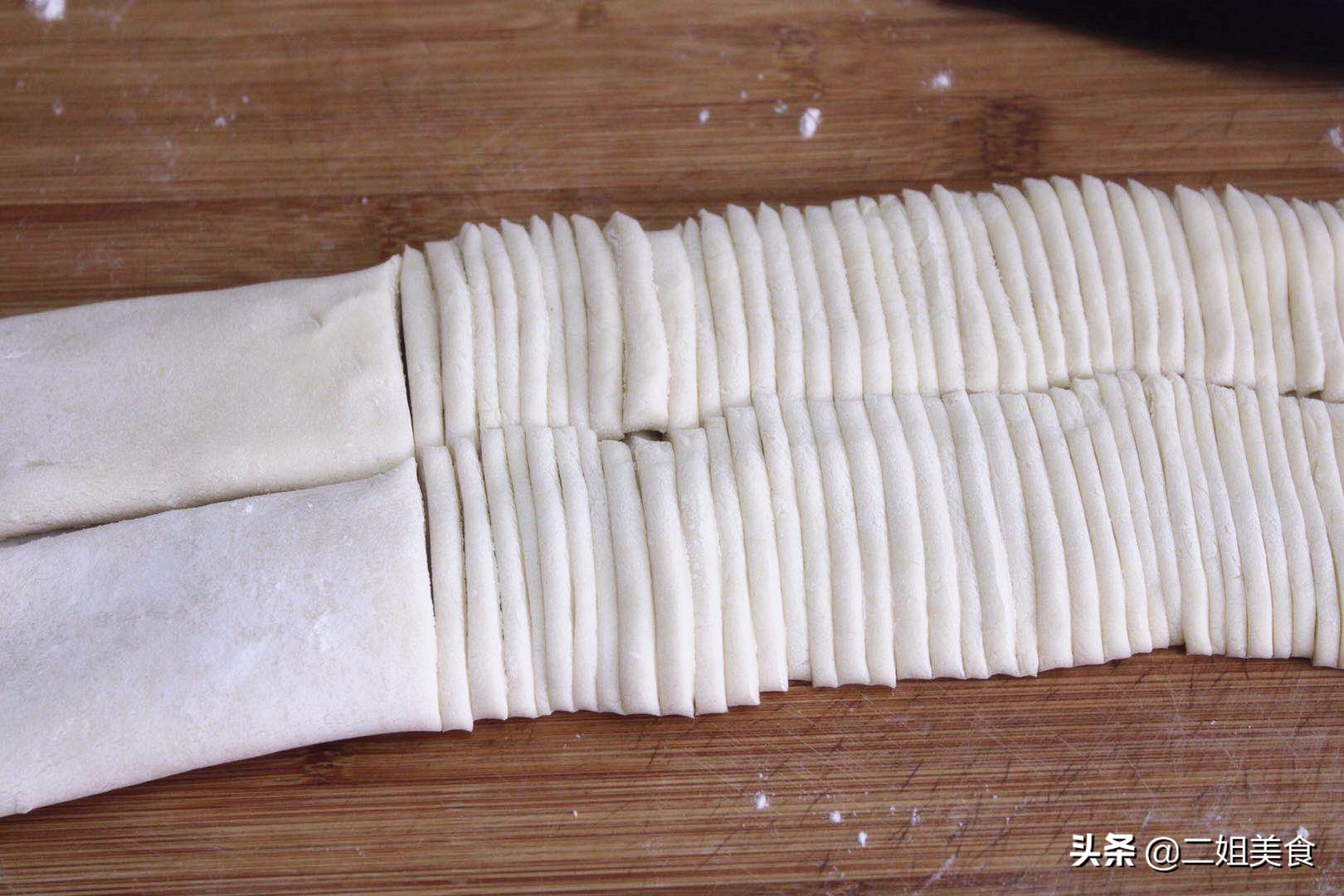 做湿面条加多少淀粉和碱,自己在家做面条面和水的比例