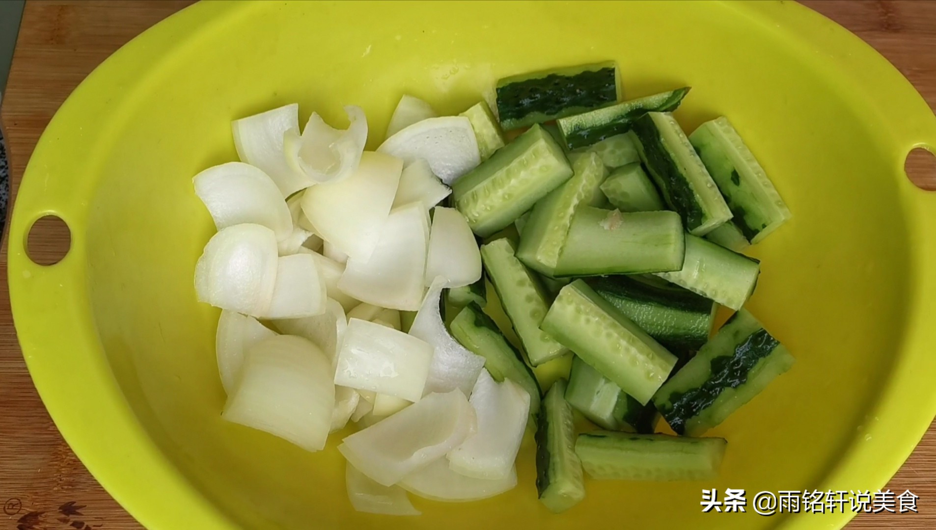 干锅虾怎么做才好吃,干锅虾怎么做的才好吃