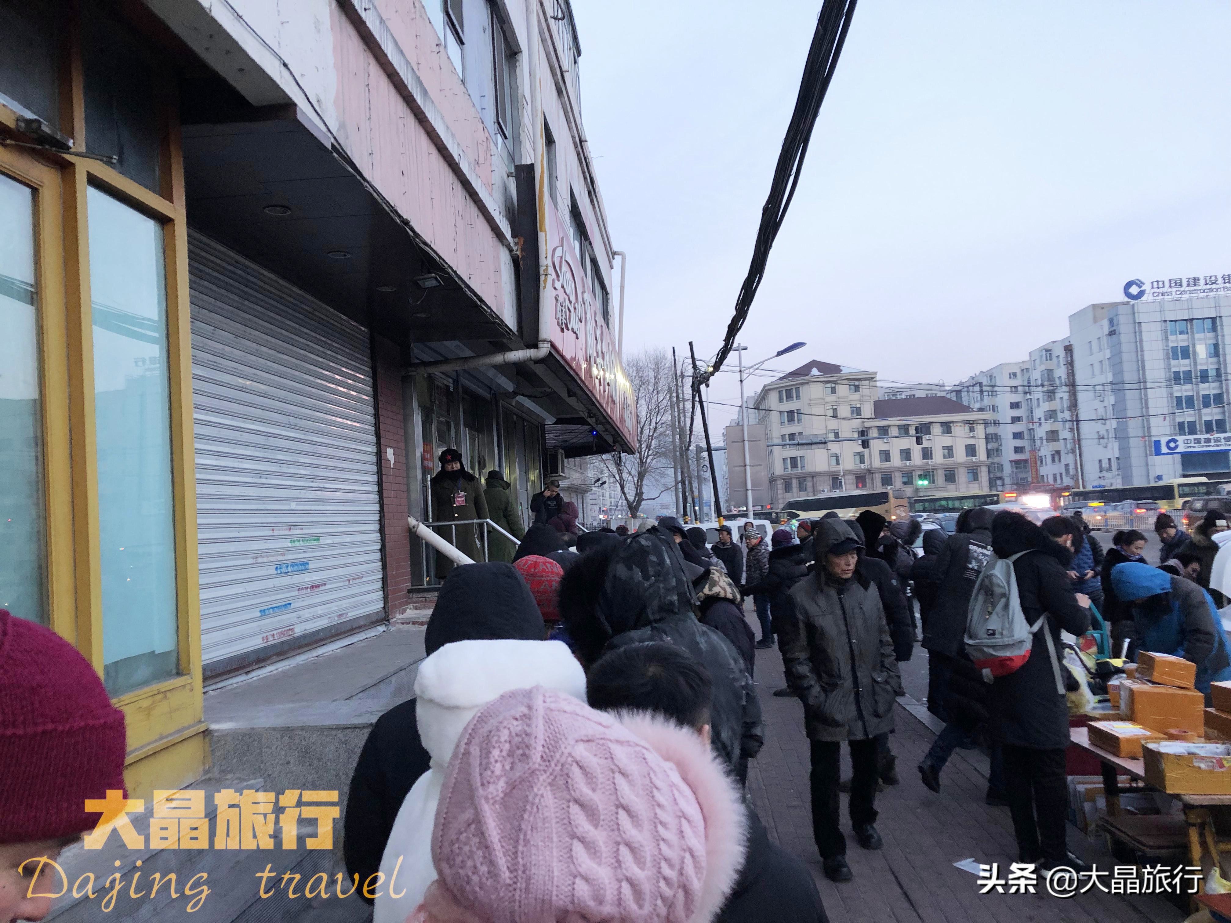 哈尔滨红肠夏天排队买,早上八点排队商委红肠能买到吗