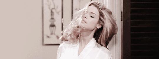 用什么洗发水既能去油又能蓬松,头发炸毛适合什么洗发水