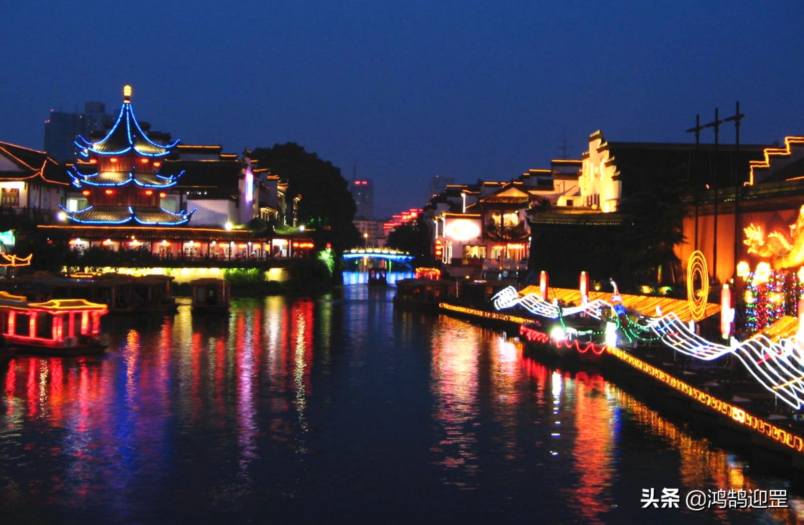 《荷塘月色》中“又如刚出浴的美人”被建议从课本删除，有无道理