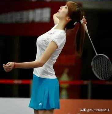 羽毛球高远球的规范动作视频,高远球关键点