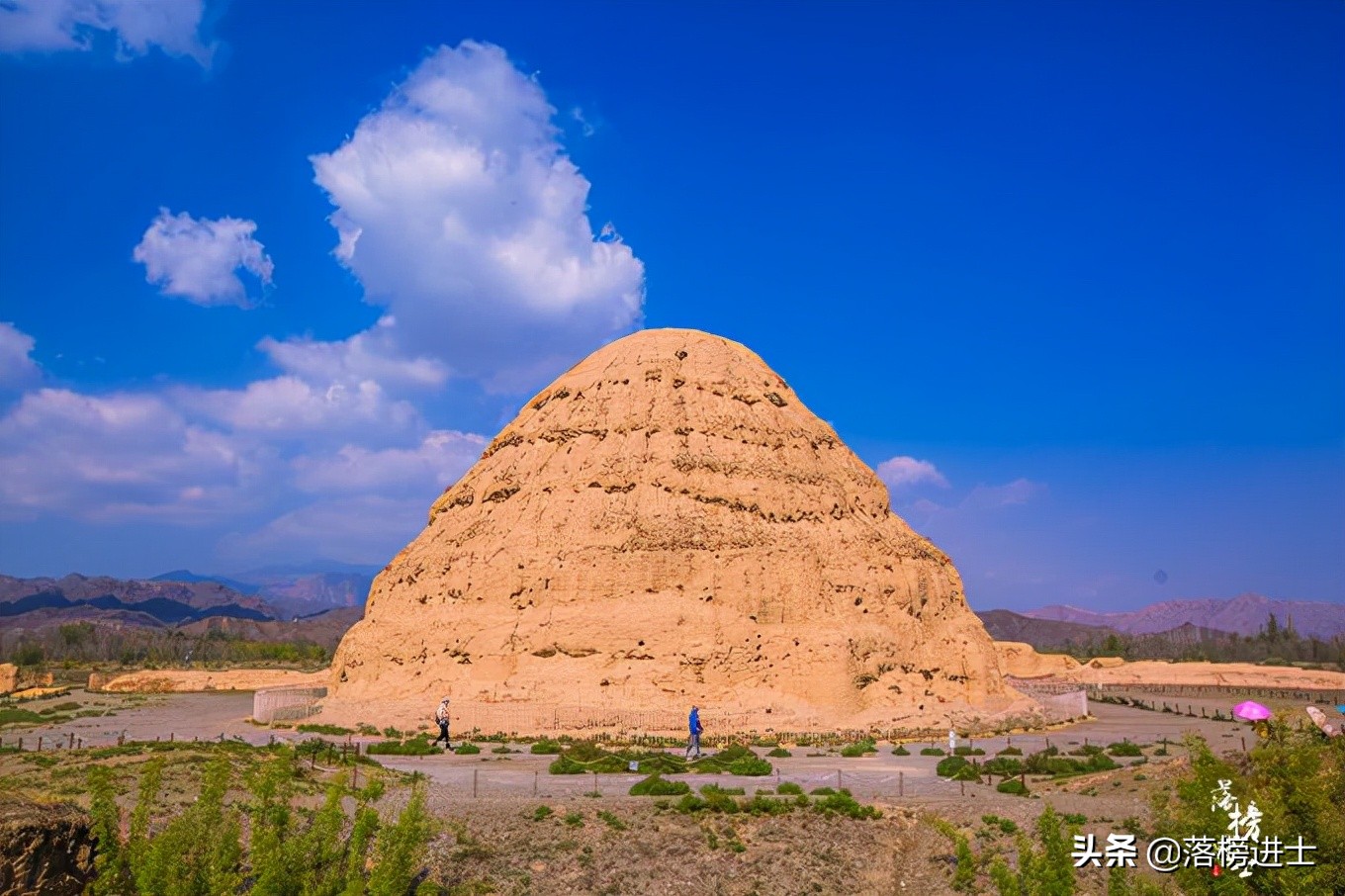 被称为东方金字塔的西夏王陵在哪,西夏王陵寸草不生咋回事