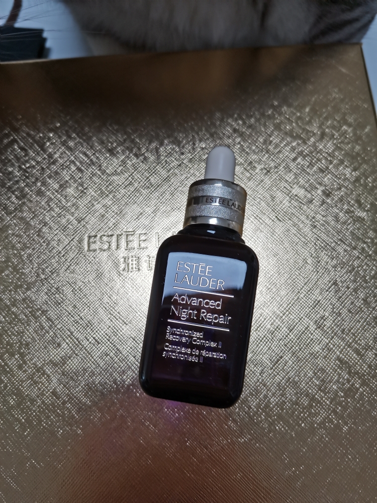 雅诗兰黛小棕瓶的精华抗衰老,雅诗兰黛小棕瓶是修护精华吗