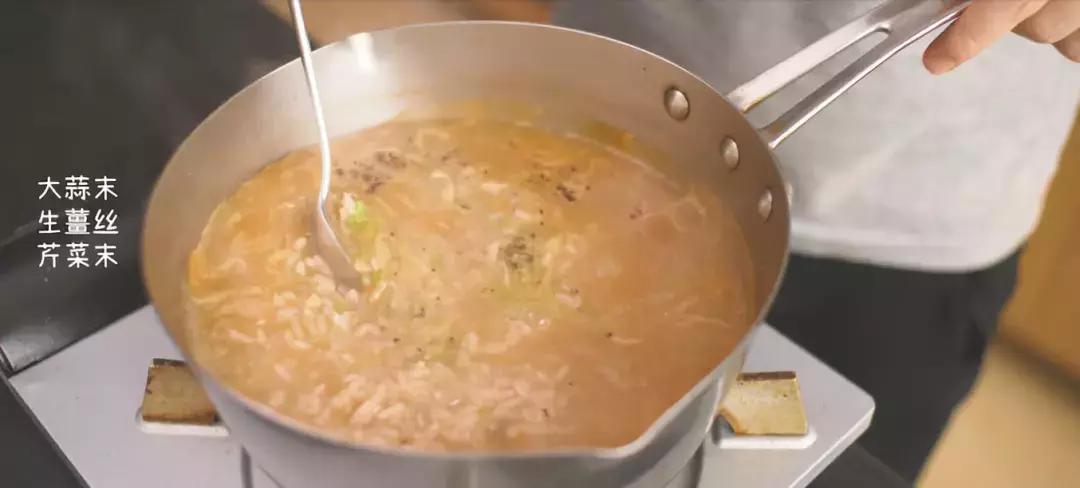 龙虾汤泡饭太美味了,吃龙虾剩下的汤泡饭