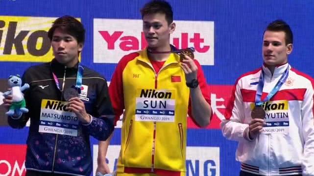 不再沉默！孙杨挥拳咆哮+手势嘲讽+喊其loser，太霸气了