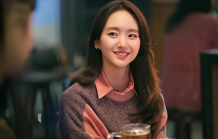 我把小姑子的脸抓破,她拍照上传家族群后,被婆婆移出群聊