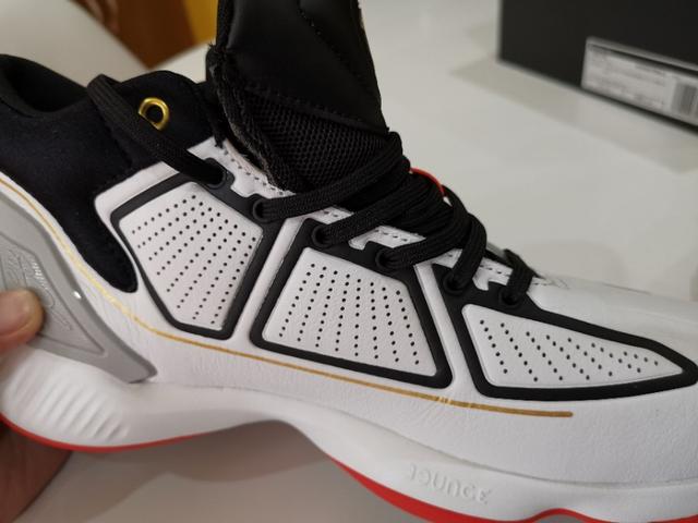 罗斯10玫瑰10年配色,玫瑰10年篮球鞋