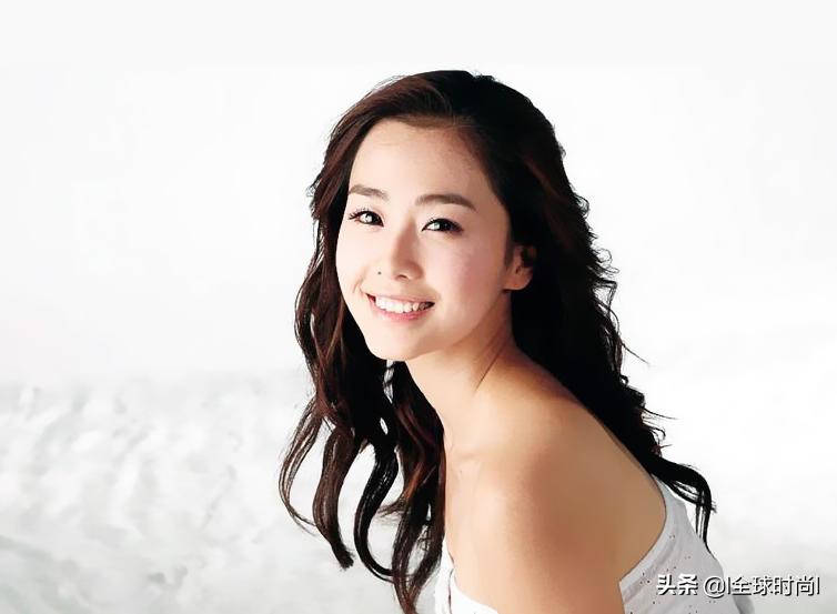 韩国模特御姐风连衣裙换装,韩国模特甜美彩色条纹修身连衣裙